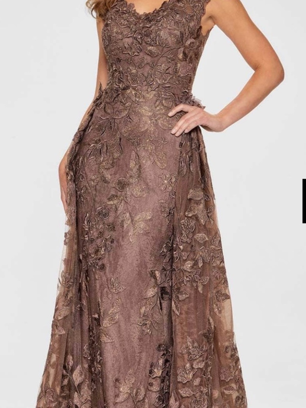 Elegant Brown Lace Appliqué Evening Dress